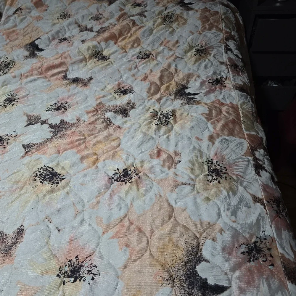 Vtg Twin Satin‎ Bedspread Peach Floral Ruffle Lace Beatrice 'Hollywood Regency'
